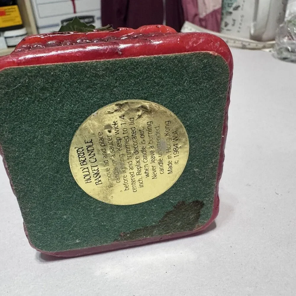 Vintage Holly Berry Basket shaped candle Christmas 1984 Wax square box w/ lid‎